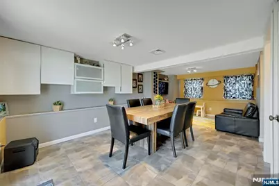 234 Hillside Avenue, Saddle Brook Township, NJ 07663 - Photo 21
