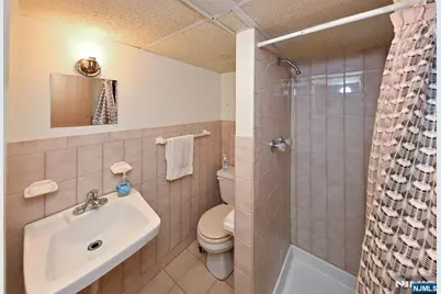 15-11 Parmelee Avenue, Fair Lawn, NJ 07410 - Photo 15