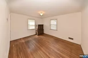 15-11 Parmelee Ave, Fair Lawn, NJ 07410 - Photo 11