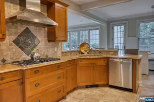 20 Wayne Ave, River Edge, NJ 07661 - Photo 5