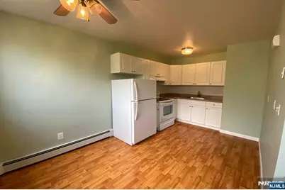 35 S Willow Street A1 #A1, Montclair, NJ 07042 - Photo 3
