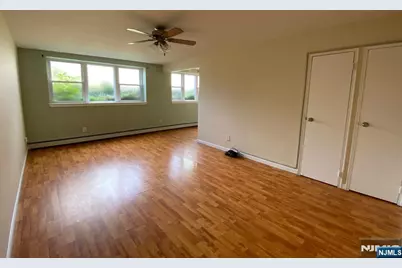 35 S Willow Street A1 #A1, Montclair, NJ 07042 - Photo 5
