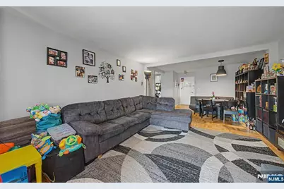 2000 Linwood Avenue 10R #10R, Fort Lee, NJ 07024 - Photo 9