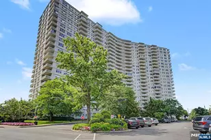 2000 Linwood Ave 10R, Fort Lee, NJ 07024 - Photo 3