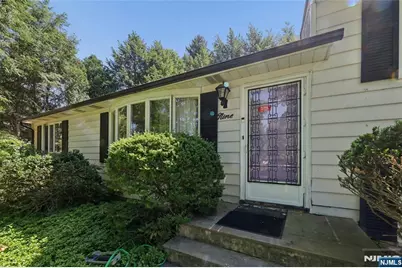 9 Smith Street, Closter, NJ 07624 - Photo 3