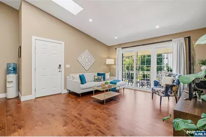 1002 Boxwood Court, Mahwah, NJ 07430 - Photo 9