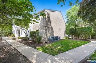45 Colonial Village Dr 45, Hillsdale, NJ 07642 - Photo 23