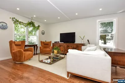 69 Wyckoff Avenue, Waldwick, NJ 07463 - Photo 5