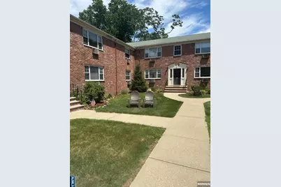 65 Hawthorne Place, Montclair, NJ 07042 - Photo 3