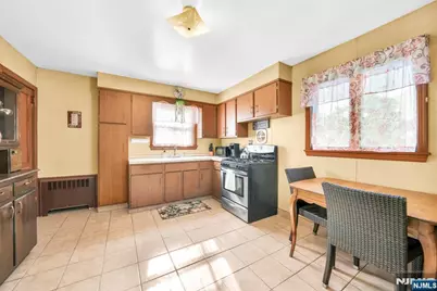 95 E 7th Street, Clifton, NJ 07011 - Photo 5