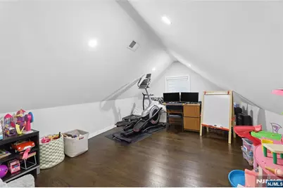 373 Briarcliff Road, Teaneck Township, NJ 07666 - Photo 19