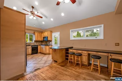 574 Chestnut Street, Washington Township, NJ 07676 - Photo 11