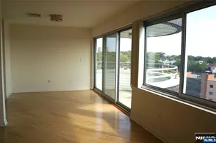 364 Palisade Ave 2E, Cliffside Park, NJ 07010 - Photo 9
