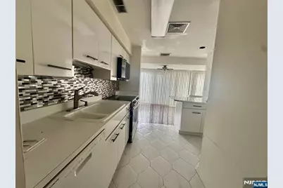 364 Palisade Avenue 2E #2E, Cliffside Park, NJ 07010 - Photo 1