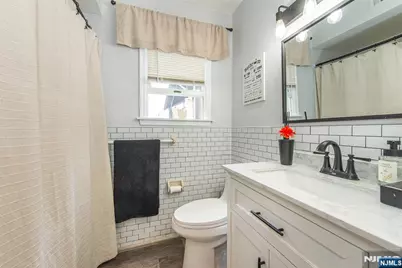 56 Garden, Woodland Park, NJ 07424 - Photo 23