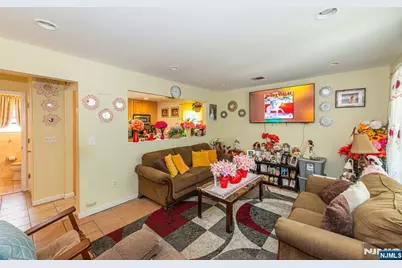 56 Garden, Woodland Park, NJ 07424 - Photo 39