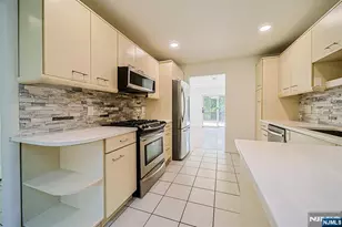 356 French Ct, Teaneck Township, NJ 07666 - Photo 15