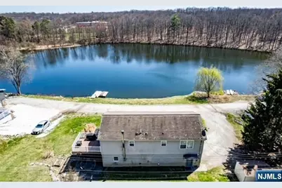 106 Starlight Road, West Milford, NJ 07480 - Photo 3