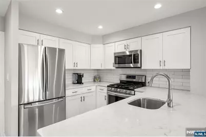 603A Nelson Court 603A #603A, Edgewater, NJ 07020 - Photo 7
