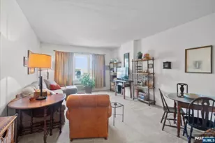 1104 City Pl, Edgewater, NJ 07020 - Photo 3