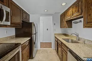 1600 Center Ave 1 A, Fort Lee, NJ 07024 - Photo 15