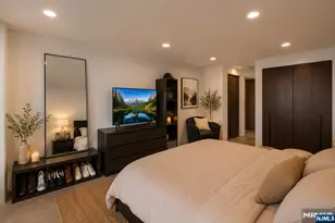 2200 N Central Road 14W, Fort Lee, NJ 07024 - Photo 21