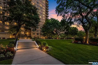 2200 N Central Road 14W #14W, Fort Lee, NJ 07024 - Photo 41