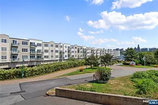 123 The Promenade 123, Edgewater, NJ 07020 - Photo 21