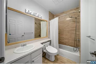 123 The Promenade 123 #123, Edgewater, NJ 07020 - Photo 17