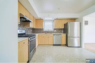 1522 10th 2 #2, Fort Lee, NJ 07024 - Photo 3