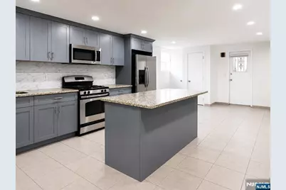 758 Norman Road, Ridgefield, NJ 07657 - Photo 3