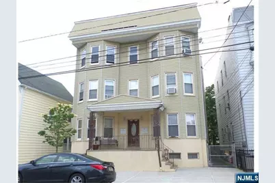 427-429 Hamilton Street 3rd L #3rd L, Harrison, NJ 07029 - Photo 1