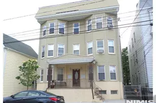 427-429 Hamilton Street 3rd L, Harrison, NJ 07029 - Photo 1