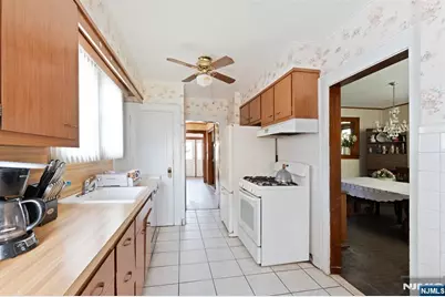 346 Page Avenue, Lyndhurst Township, NJ 07071 - Photo 9