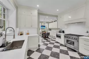 155 Paulin Blvd, Leonia, NJ 07605 - Photo 11