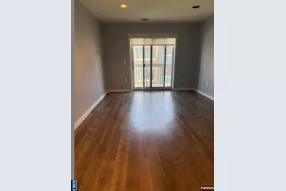 302 Penn Court P302 #P302, Edgewater, NJ 07020 - Photo 5