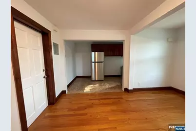 232-238 Claremont Avenue 2 #2, Verona, NJ 07044 - Photo 7