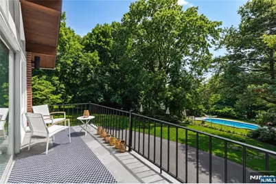 140 N Farview Avenue, Paramus, NJ 07652 - Photo 25
