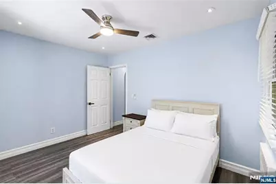 140 N Farview Avenue, Paramus, NJ 07652 - Photo 15