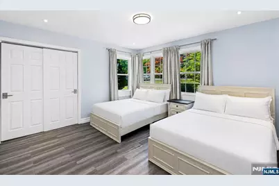 140 N Farview Avenue, Paramus, NJ 07652 - Photo 11