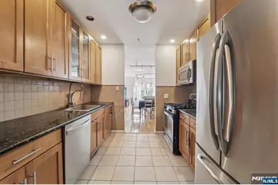 129 The Promenade, Edgewater, NJ 07020 - Photo 7