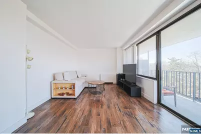 277 Prospect Avenue 4A #4A, Hackensack, NJ 07601 - Photo 3