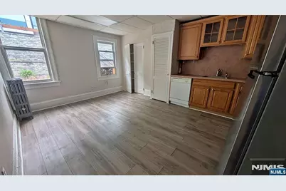 154 Undercliff Avenue 6 #6, Edgewater, NJ 07020 - Photo 9