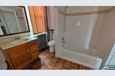 154 Undercliff Avenue 6 #6, Edgewater, NJ 07020 - Photo 13