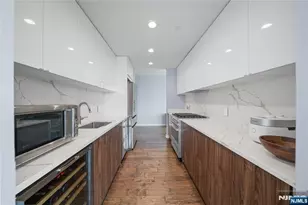 618 Hudson Park, Edgewater, NJ 07020 - Photo 11