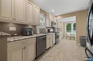 81 Huron Ave, Clifton, NJ 07013 - Photo 7