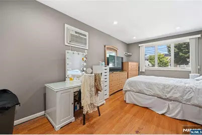 81 Huron Avenue, Clifton, NJ 07013 - Photo 9