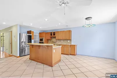 8 Wadsworth Court, Teaneck Township, NJ 07666 - Photo 15