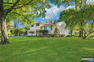 15 Windsor Ct, Norwood, NJ 07648 - Photo 1