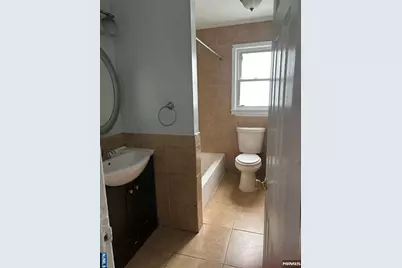 153 Martha Avenue 2 #2, Elmwood Park, NJ 07407 - Photo 5
